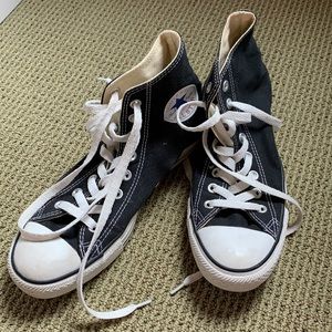 Almost new black converse